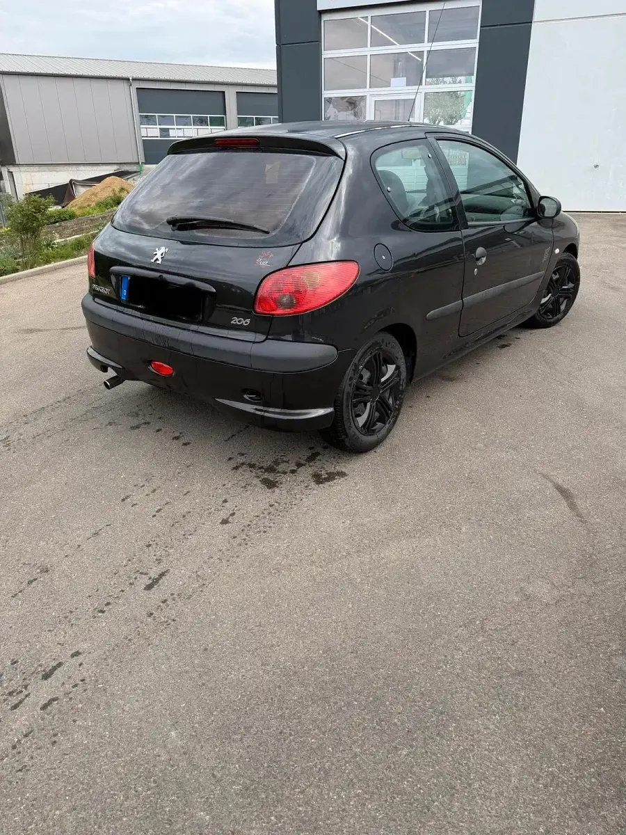 Gebraucht Peugeot 206 60 PS (44 kW) 2004 Schwarz Kleinwagen