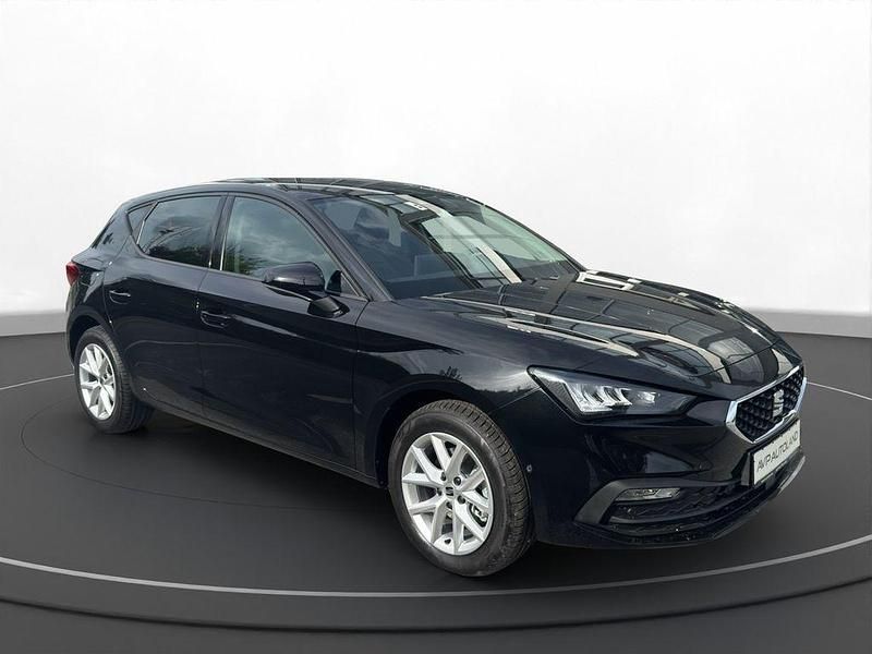 Second-hand Seat Leon 150 CP (110 kW) 2025 Negru Berlinǎ