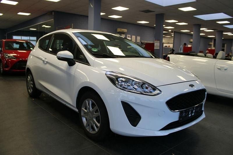 Weiß Gebraucht 2018 Ford Fiesta Kleinwagen | 7.980 € (Guter Preis) - Bild 1/4