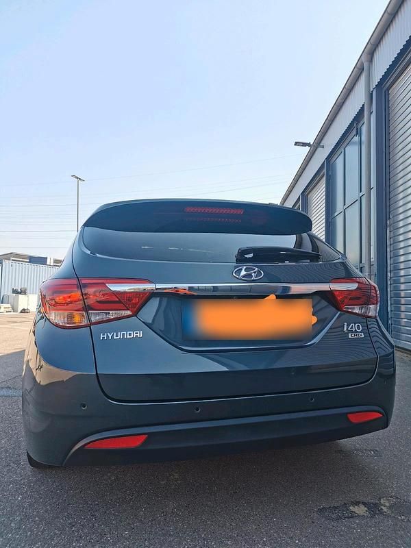 Gebraucht Hyundai i40 141 PS (103 kW) 2015 Grau Limousine