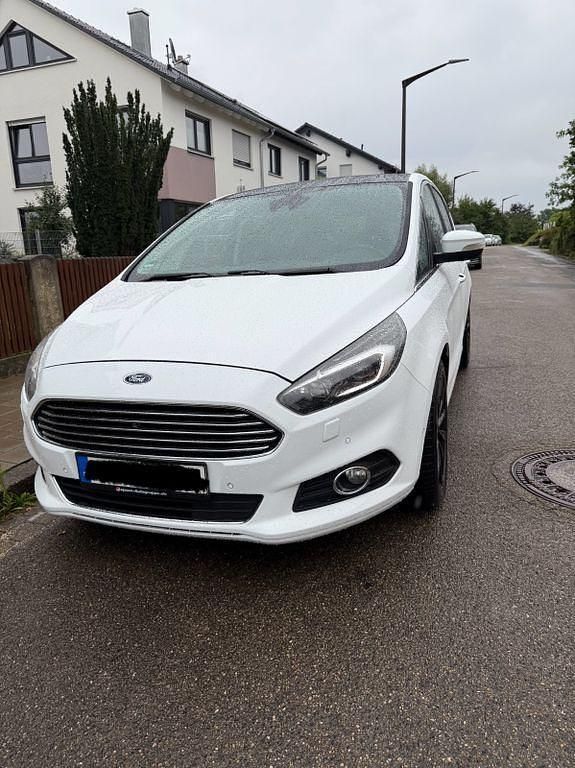 Weiß Gebraucht 2016 Ford S-MAX S Van / Kleinbus | 12.990 € (Superpreis) - Bild 1/4