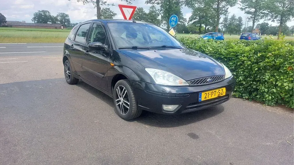 Gebraucht Ford Focus Futura 101 PS (74 kW) 2004 Schwarz Limousine