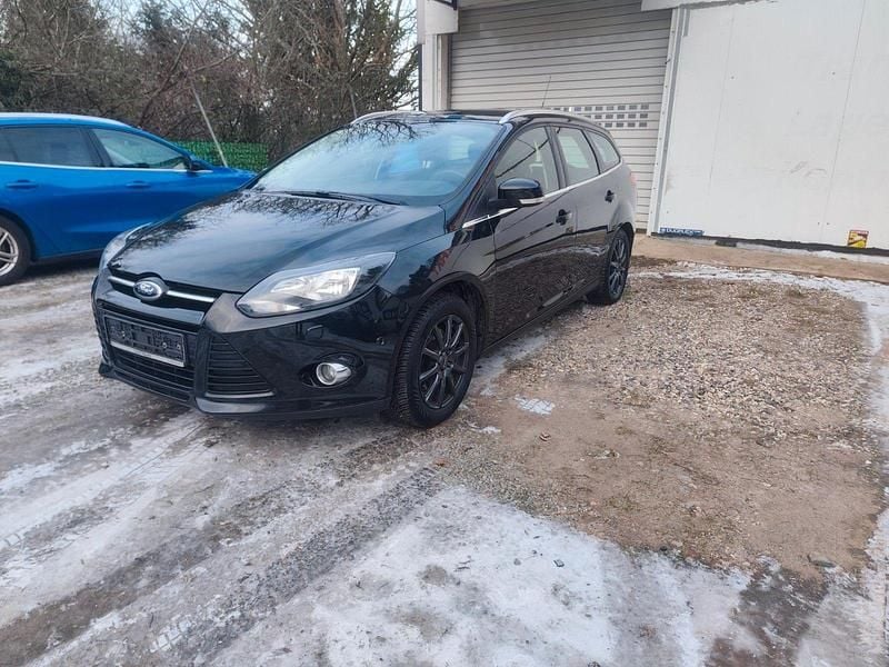 Schwarz Gebraucht 2013 Ford Focus Titanium Kombi | 5.800 € (Fairer Preis) - Bild 1/4