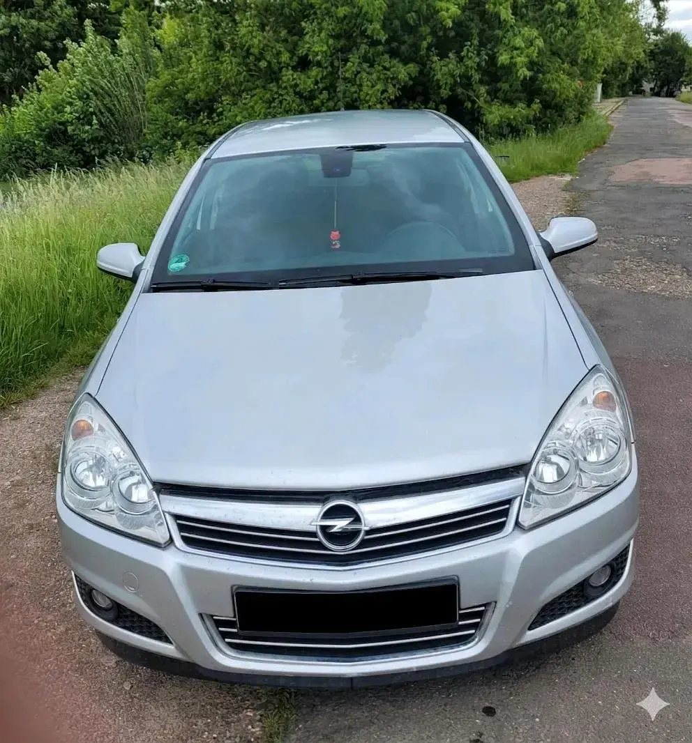 Gebraucht Opel Astra 110 PS (80 kW) 2008 Silber Kombi