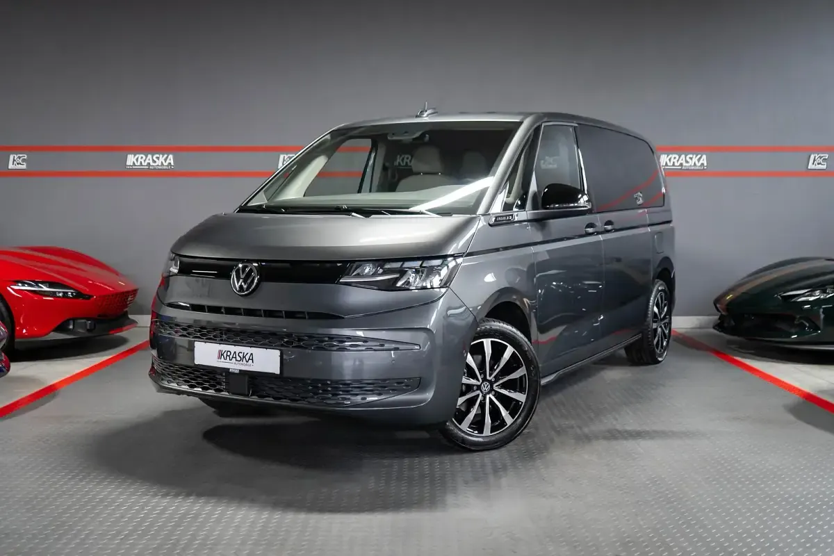Usado VW Multivan 179 CV (131 kW) 2025 Gris Monovolumen
