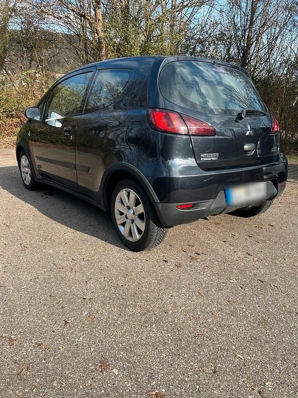 Gebraucht Mitsubishi Colt 75 PS (55 kW) 2011 Blau Kleinwagen