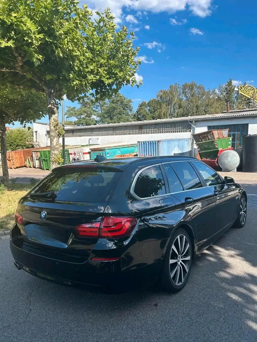 Gebraucht BMW 525 204 PS (150 kW) 2011 Schwarz Limousine