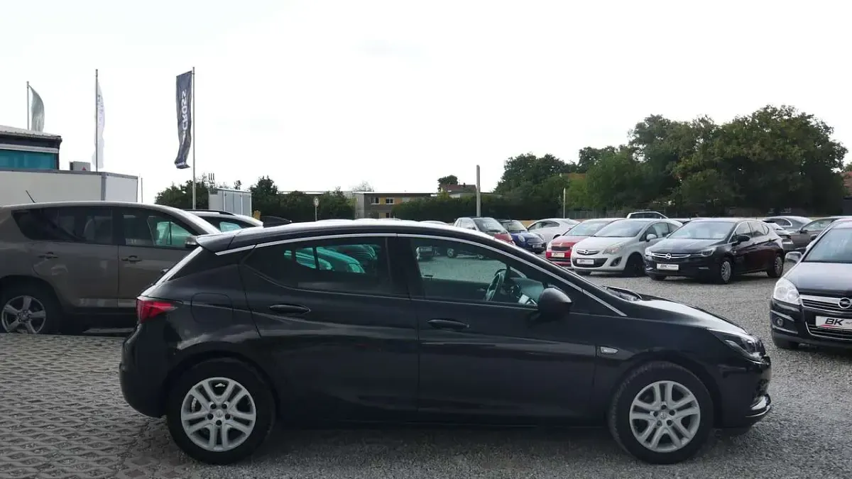 Gebraucht Opel Astra 125 PS (91 kW) 2016 Karbonschw graphitschw midnigh Kleinwagen