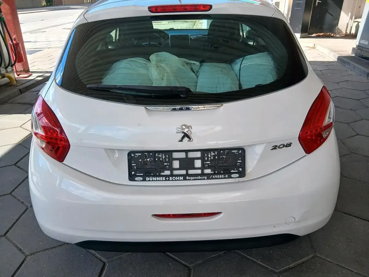 Gebraucht Peugeot 208 85 PS (62 kW) 2012 Weiß Kleinwagen