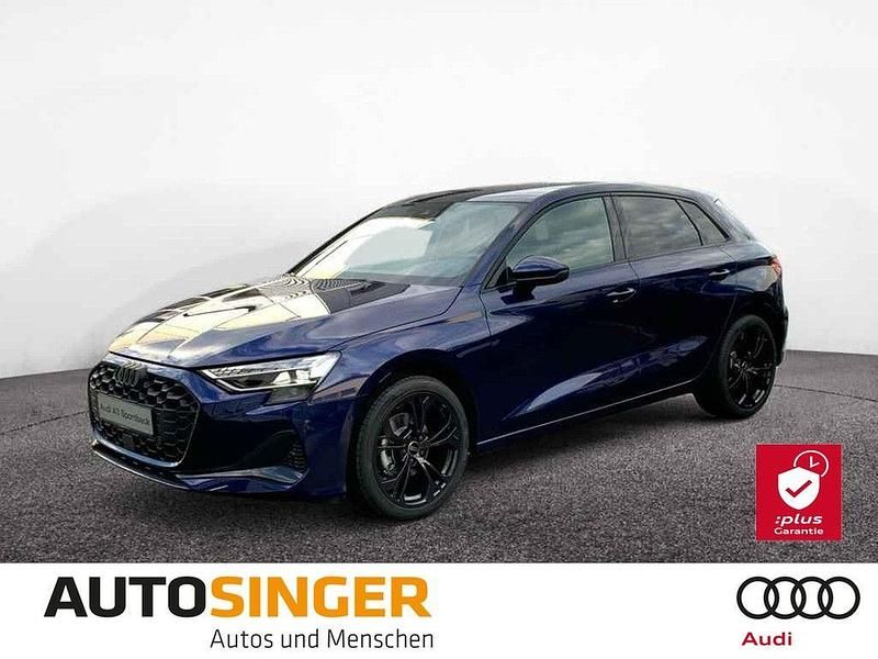 Navarrablau metallic Neu 2025 Audi A3 Sportback Advanced Plus Limousine | 40.480 € (Etwas zu teuer) - Bild 1/4