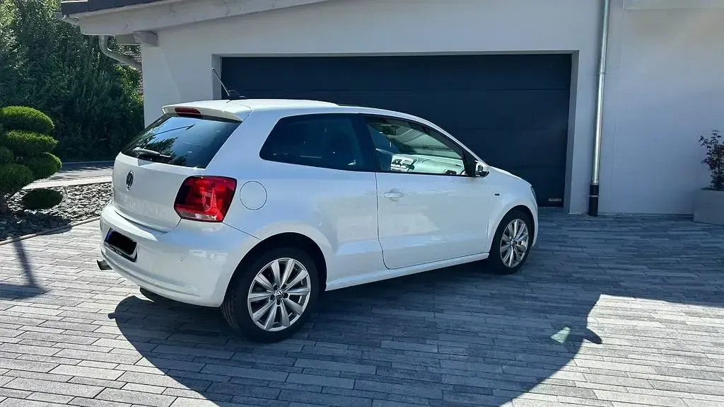 Gebraucht VW Polo Life 90 PS (66 kW) 2013 Weiß Kleinwagen