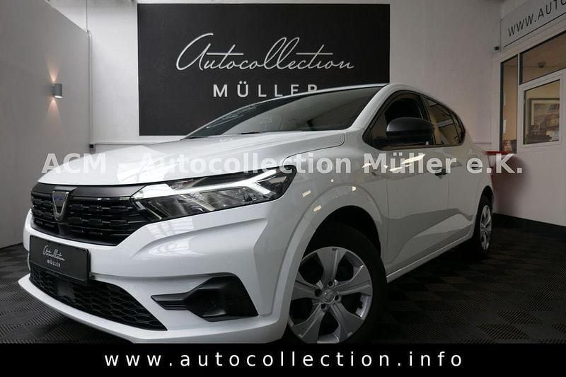 Weiß Gebraucht 2022 Dacia Sandero Essentiel Limousine | 9.997 € (Superpreis) - Bild 1/4