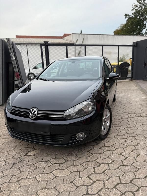 Schwarz Gebraucht 2011 VW Golf VI Kleinwagen | 4.900 € (Fairer Preis) - Bild 1/4