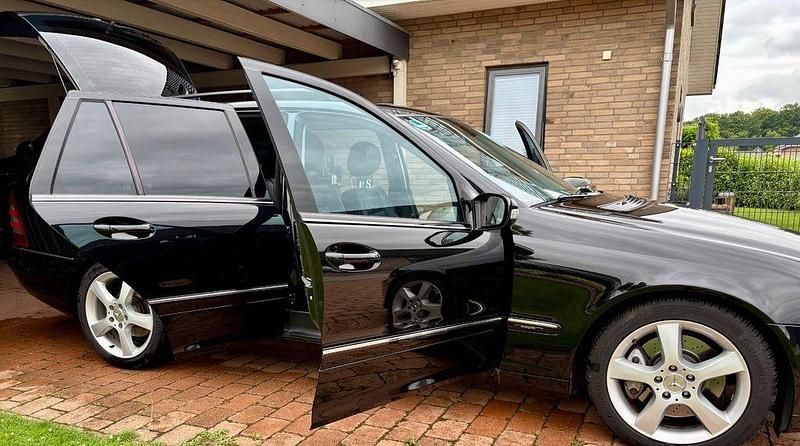 Schwarz Gebraucht 2007 Mercedes C280 Avantgarde Kombi | 7.199 € (Guter Preis) - Bild 1/4