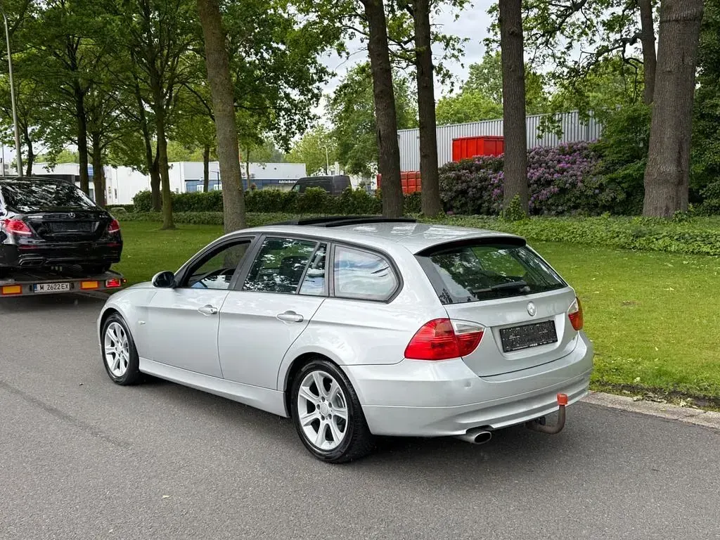 Brugt BMW 320 177 HK (130 kW) 2007 Sølv Sedan