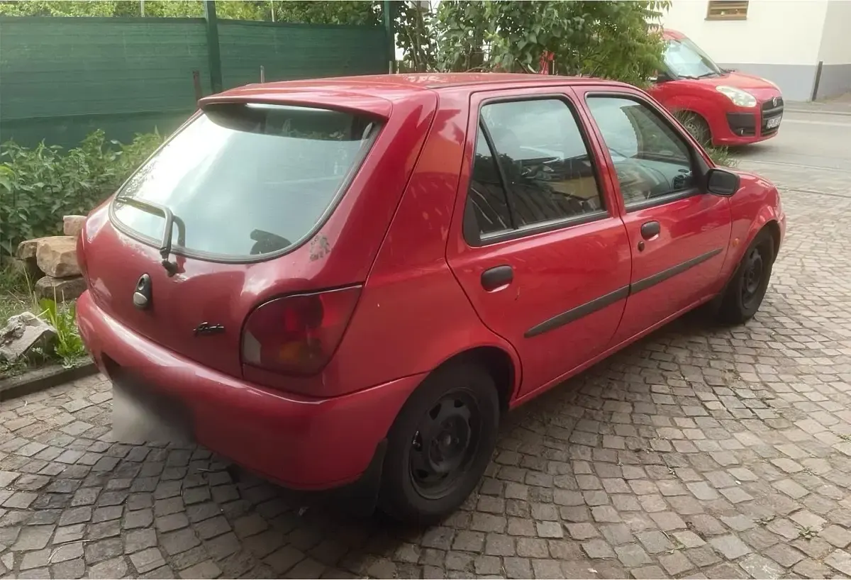 Brugt Ford Fiesta 60 HK (44 kW) 1999 Rød Hatchback