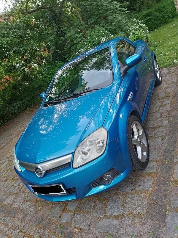 Blau Gebraucht 2004 Opel Tigra Enjoy Cabrio | 4.000 € (Etwas zu teuer) - Bild 1/3