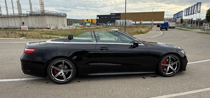 Gebraucht Mercedes E300 245 PS (180 kW) 2018 Schwarz Cabrio
