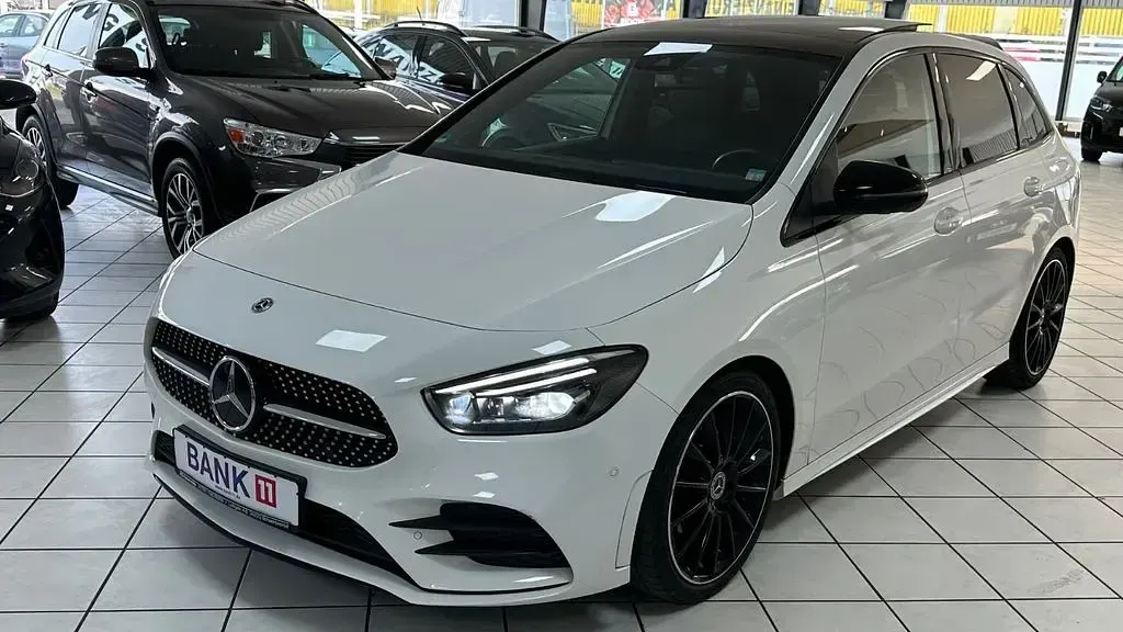 Gebraucht Mercedes B200 AMG line 163 PS (119 kW) 2019 Weiß Kleinwagen
