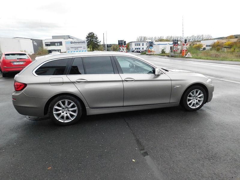 Gebraucht BMW 520 184 PS (135 kW) 2011 Silber Kombi
