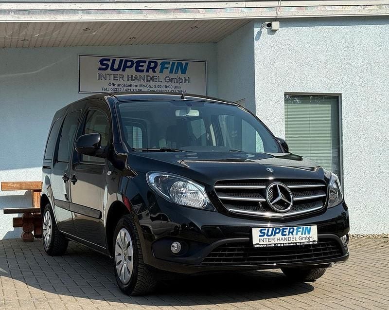 Schwarz Gebraucht 2020 Mercedes Citan 109 Edition Kombi | 13.590 € (Fairer Preis) - Bild 1/4