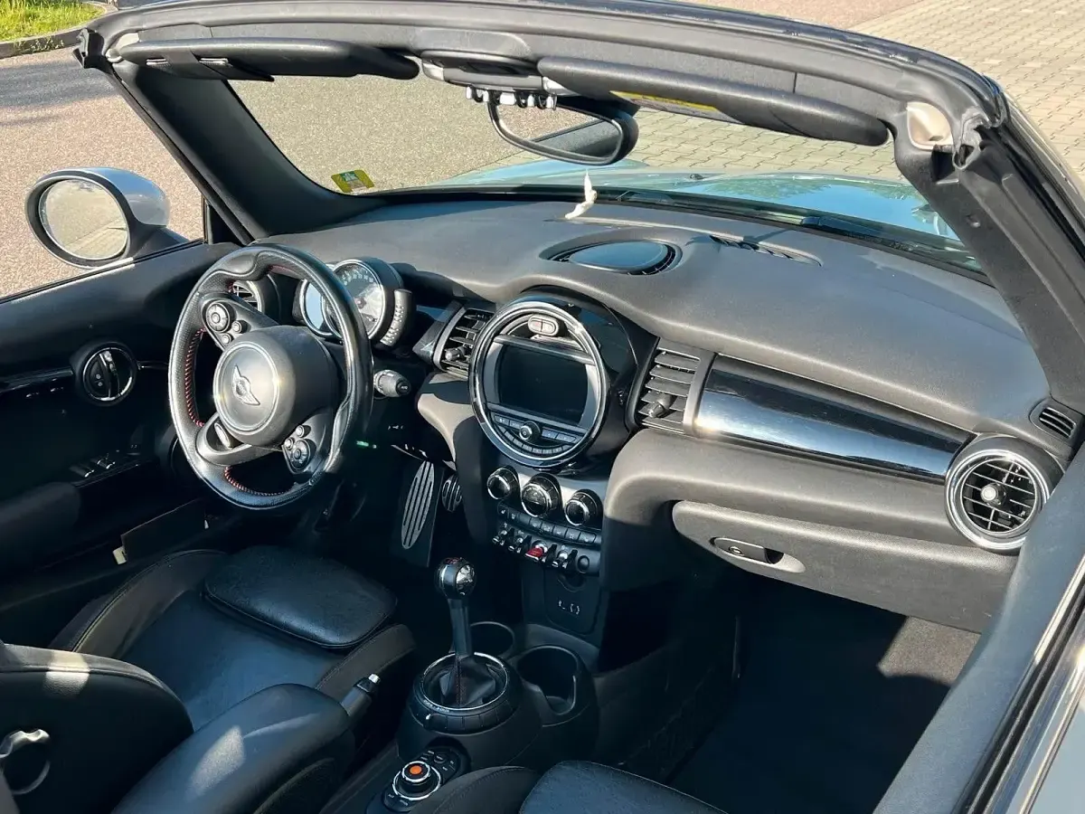 Używany Mini John Cooper Works 231 KM (169 kW) 2016 Biały Hatchback