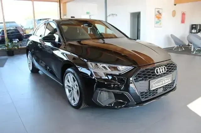 Gebraucht Audi A3 Basis 150 PS (110 kW) 2023 Schwarz Limousine