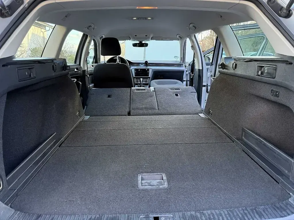 Gebraucht VW Passat 150 PS (110 kW) 2019 Silber Kombi