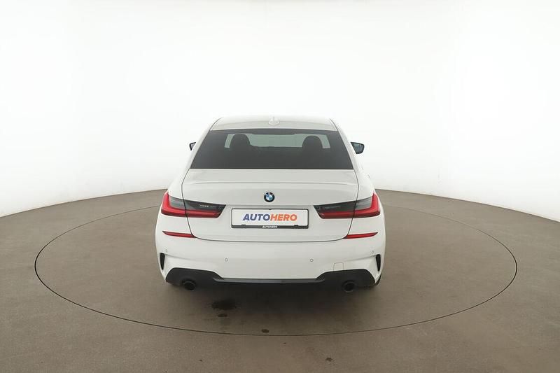 Gebraucht BMW 318 M Sport 156 PS (114 kW) 2022 Weiß Limousine