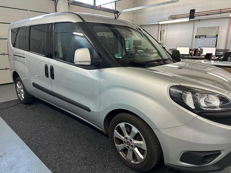Silber Gebraucht 2019 Fiat Doblò Van / Kleinbus | 9.400 € (Guter Preis) - Bild 1/4