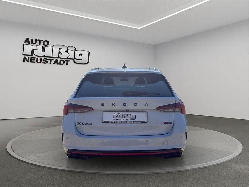 Gebraucht Skoda Octavia RS 245 PS (180 kW) 2024 Moonweiss metallic Kombi
