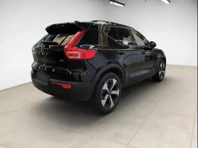Gebraucht Volvo XC40 Plus 197 PS (144 kW) 2023 Schwarz SUV