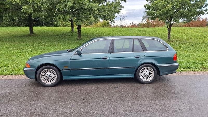 Gebraucht BMW 525 143 PS (105 kW) 1997 Grün Kombi