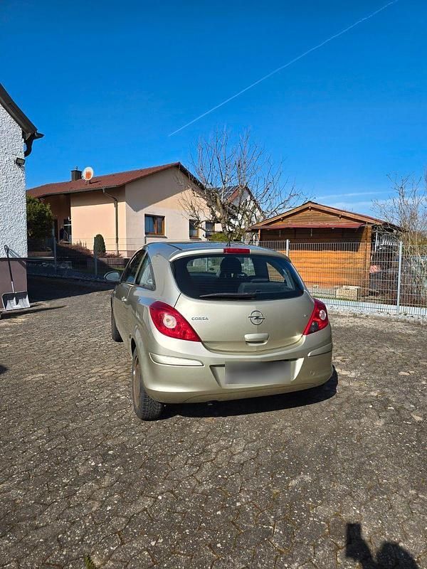 Gebraucht Opel Corsa 80 PS (58 kW) 2006 Gold Kleinwagen