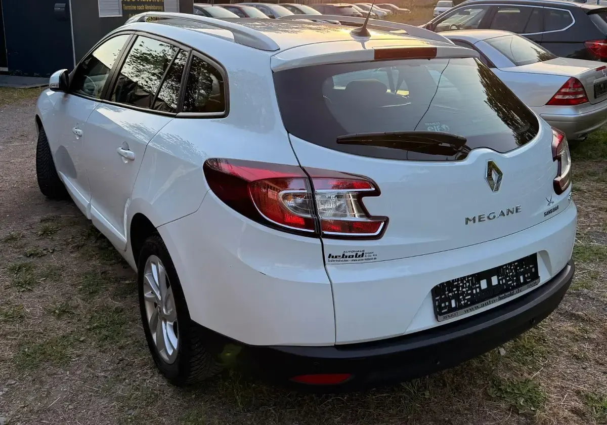 Gebraucht Renault Mégane GrandTour Initiale Paris 110 PS (80 kW) 2013 Weiß Kombi