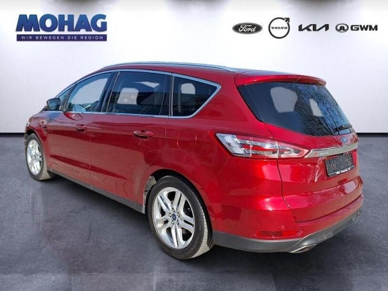 Gebraucht Ford S-MAX Titanium 241 PS (177 kW) 2017 Rot Van / Kleinbus
