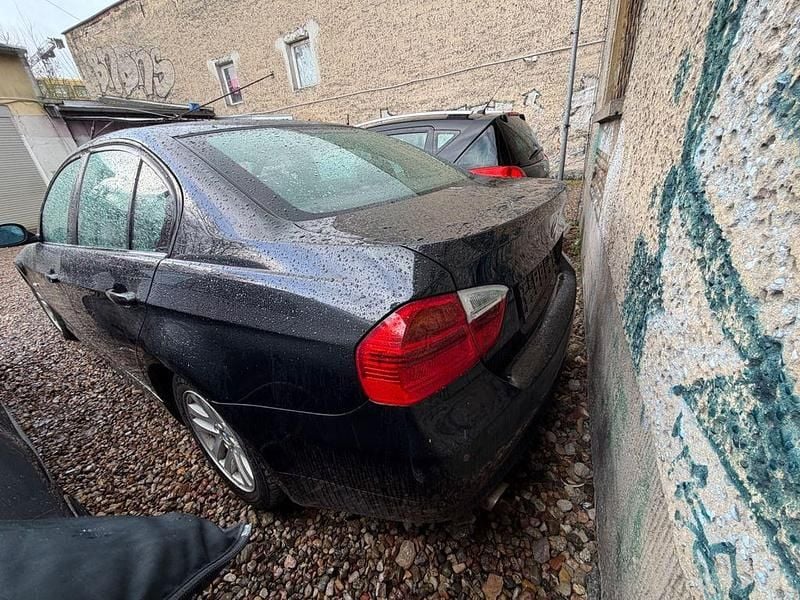 Gebraucht BMW 318 129 PS (94 kW) 2006 Schwarz Limousine