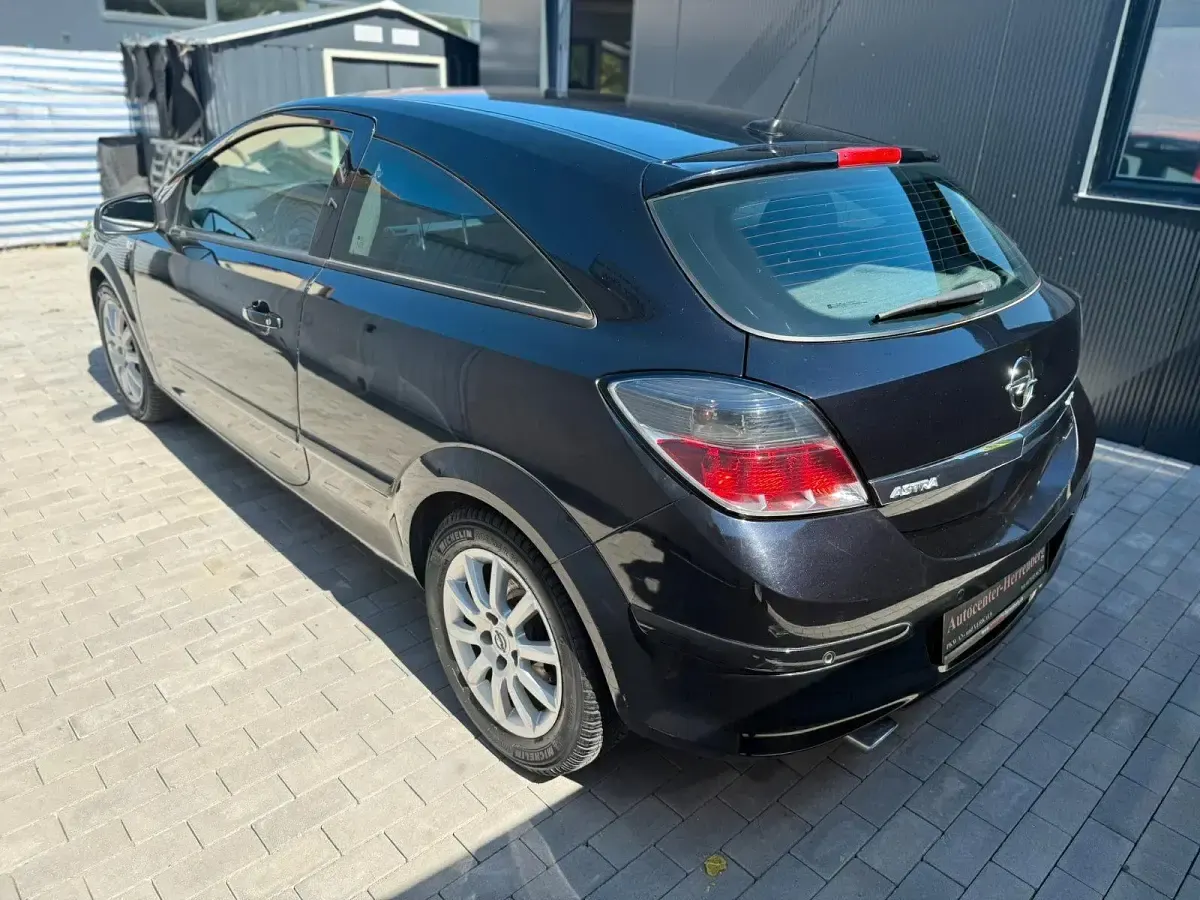 Gebraucht Opel Astra GTC 116 PS (85 kW) 2008 Schwarz Coupé