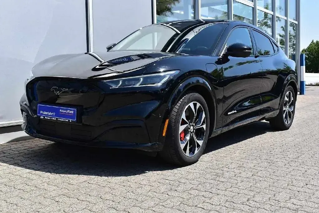 Gebraucht Ford Mustang Mach-E Basis 197 kW (269 PS) 2022 Iridiumschwarz metallic SUV