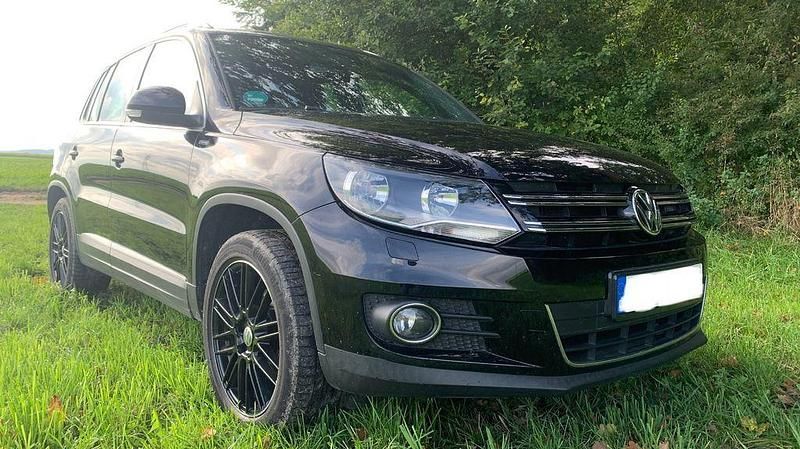Schwarz Gebraucht 2015 VW Tiguan LOUNGE SUV | 10.490 € (Guter Preis) - Bild 1/4