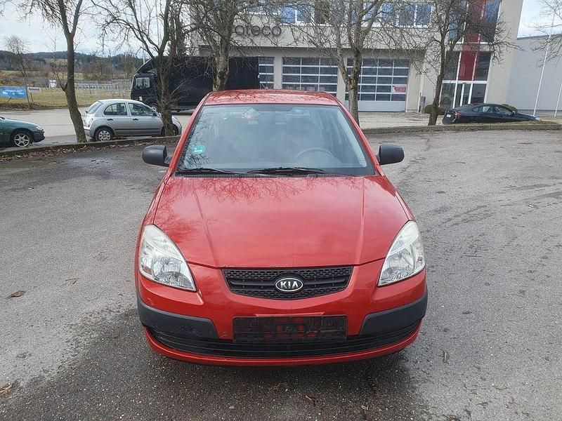 Gebraucht Kia Rio Basis 97 PS (71 kW) 2009 Rot Limousine