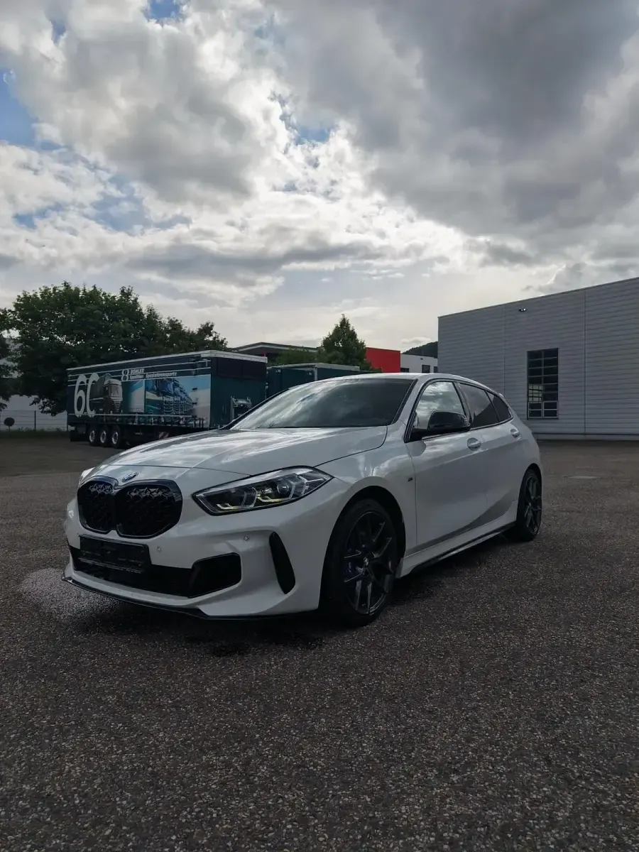 Gebraucht BMW M135 306 PS (225 kW) 2021 Weiß Kleinwagen