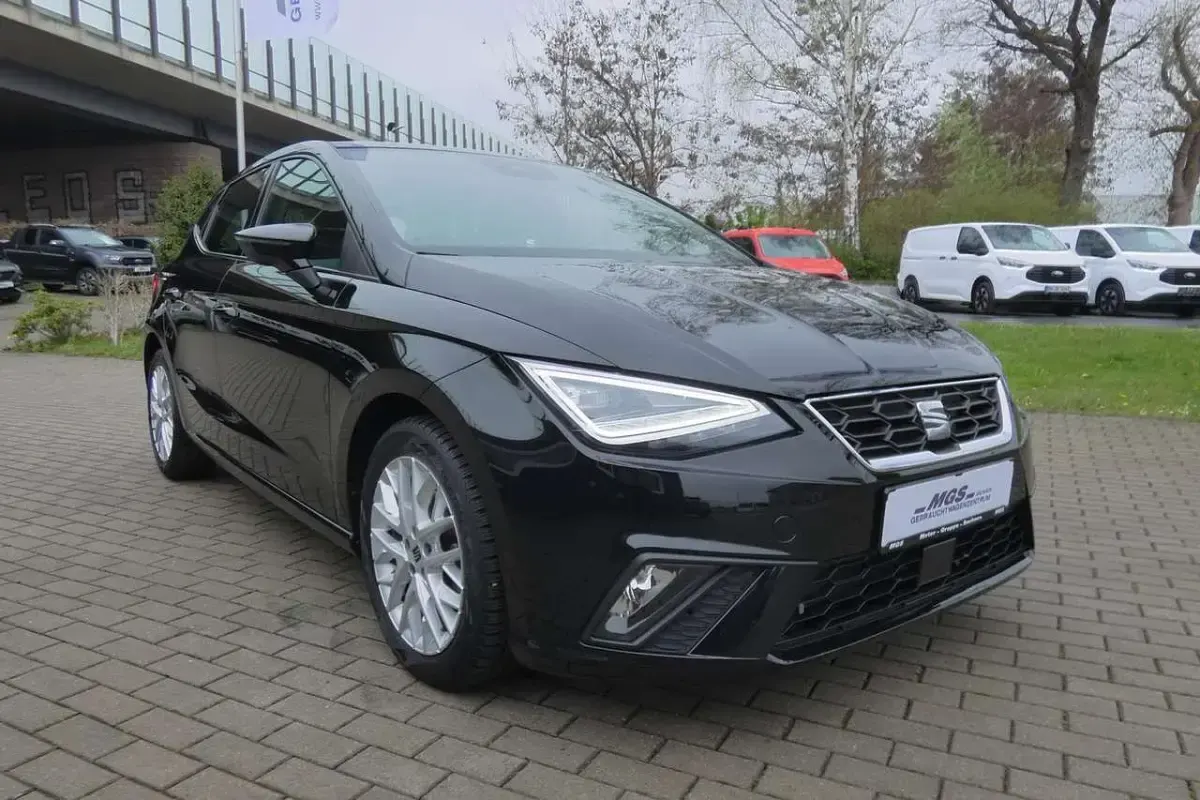 Gebraucht Seat Ibiza FR 110 PS (80 kW) 2023 Mitternachtsschwarz Kleinwagen