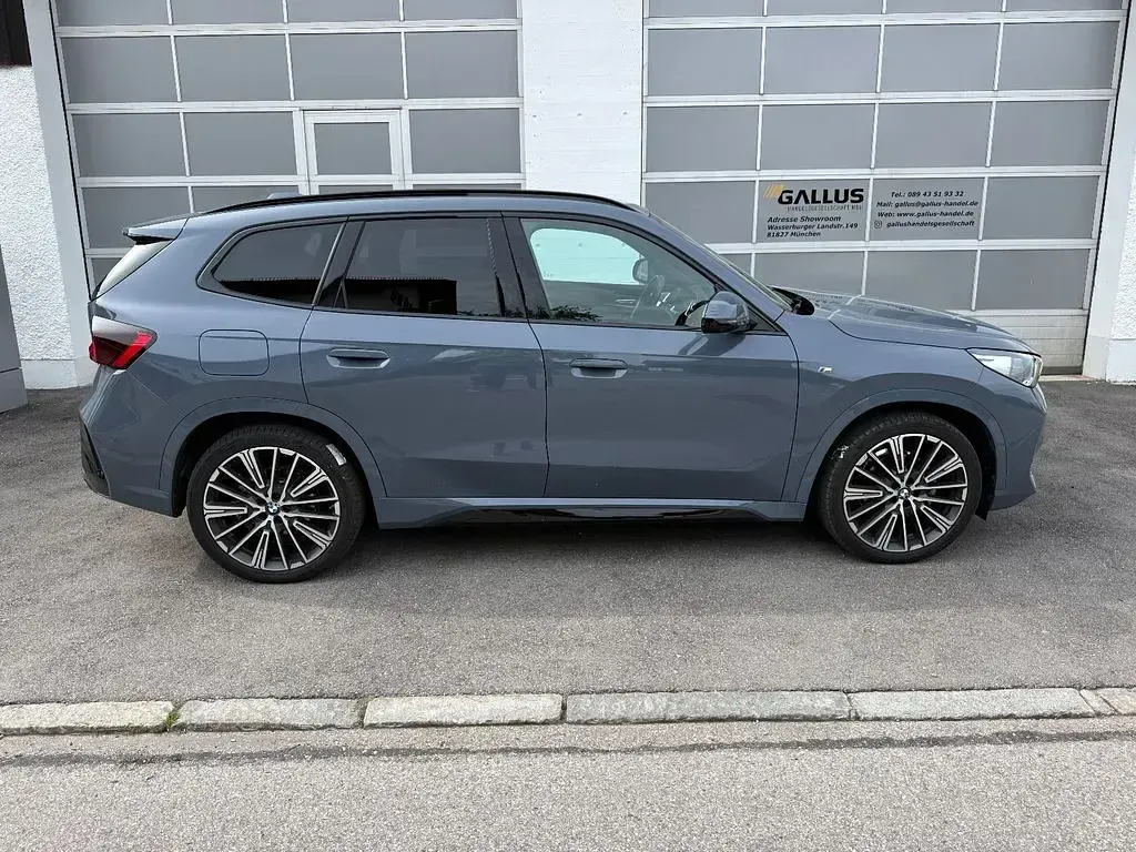 Gebraucht BMW X1 M Sport 163 PS (119 kW) 2024 Storm bay SUV