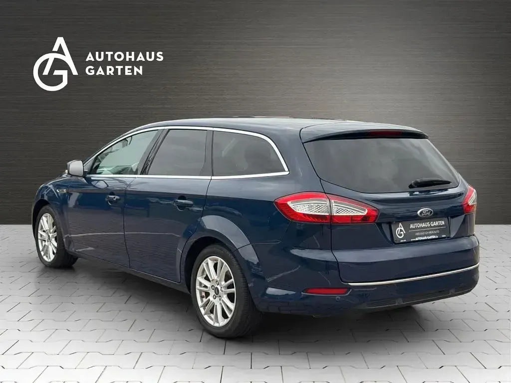 Gebraucht Ford Mondeo Titanium 140 PS (102 kW) 2012 Blau Limousine