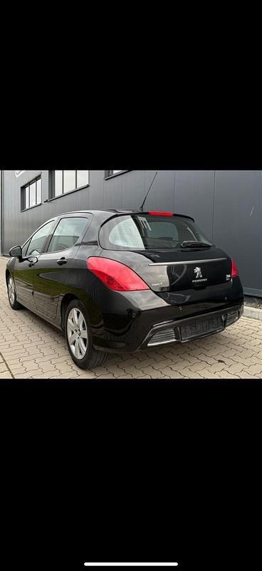 Gebraucht Peugeot 308 112 PS (82 kW) 2013 Schwarz Kleinwagen