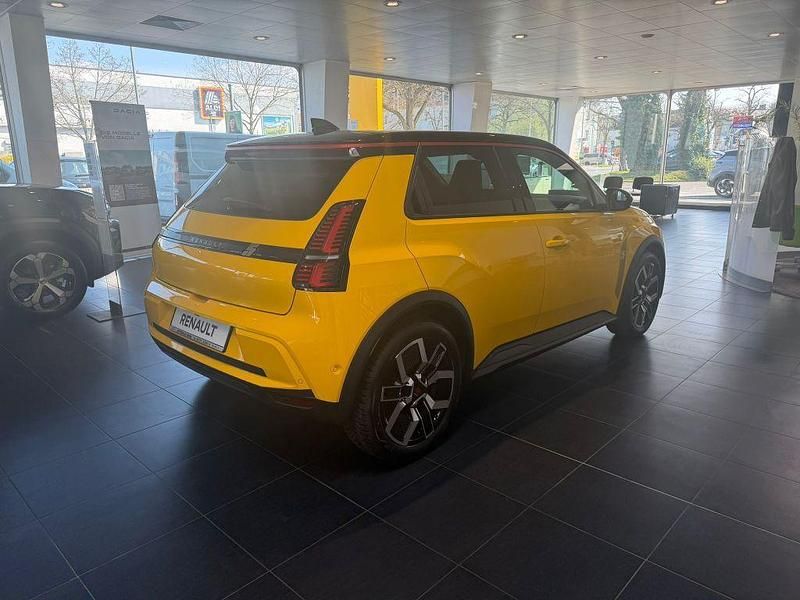 Neu Renault 5 E-Tech Komfort 110 kW (150 PS) 2026 Gelb Limousine