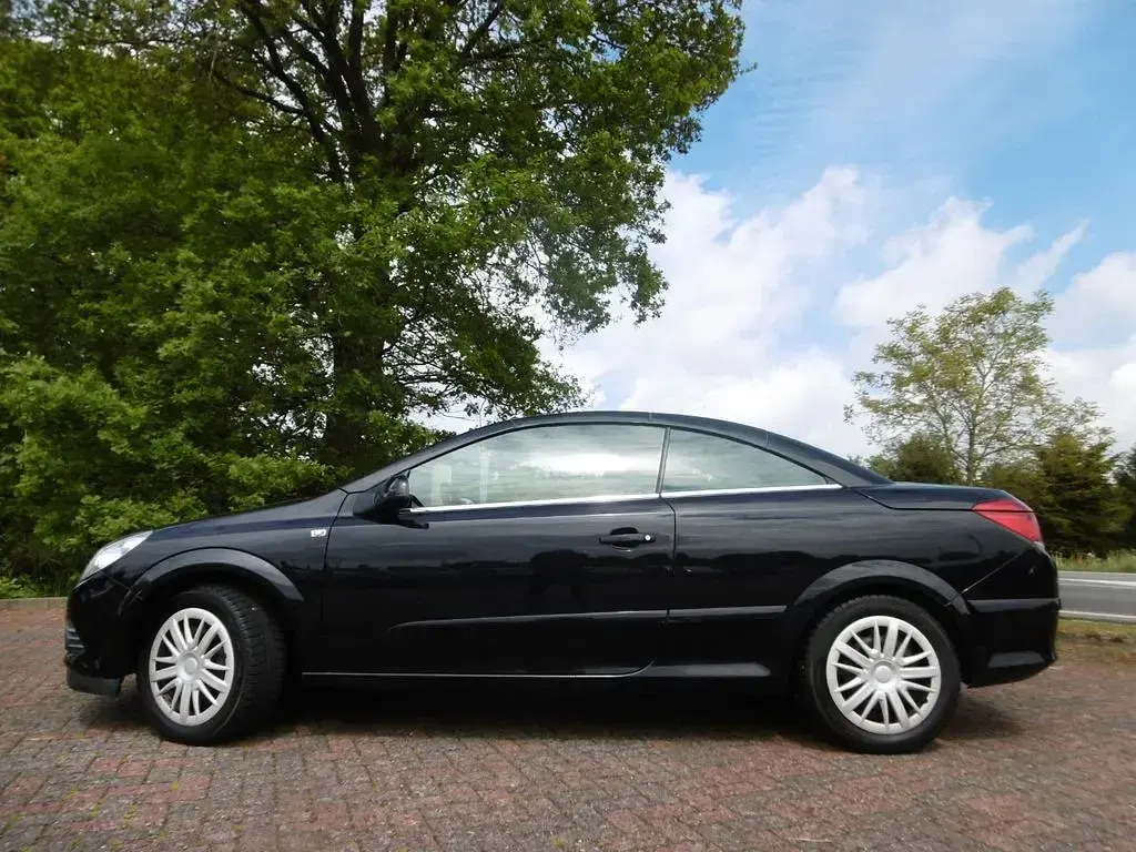 Gebraucht Opel Astra 105 PS (77 kW) 2006 Schwarz Cabrio