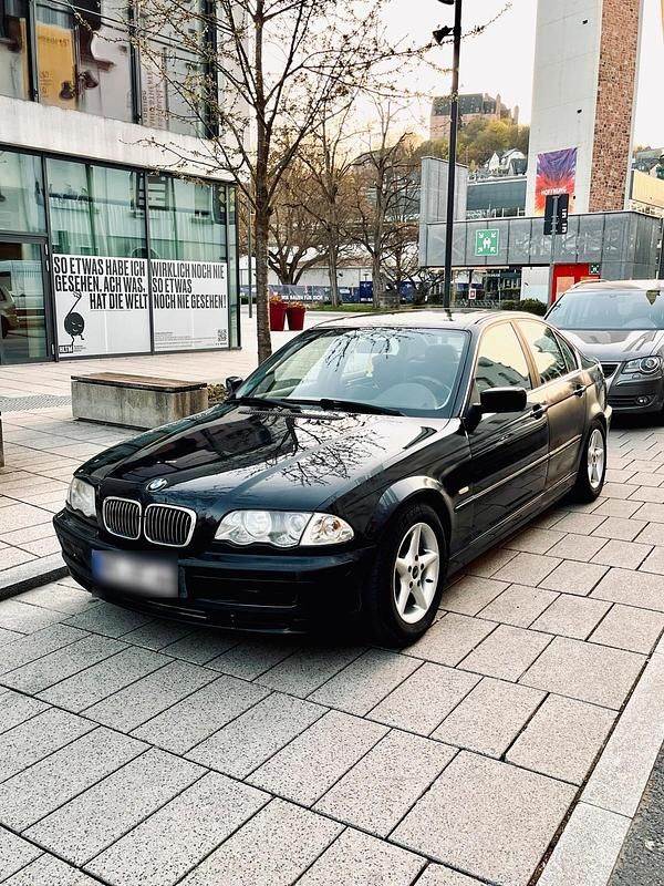 Gebraucht BMW 320 170 PS (125 kW) 2001 Schwarz Limousine