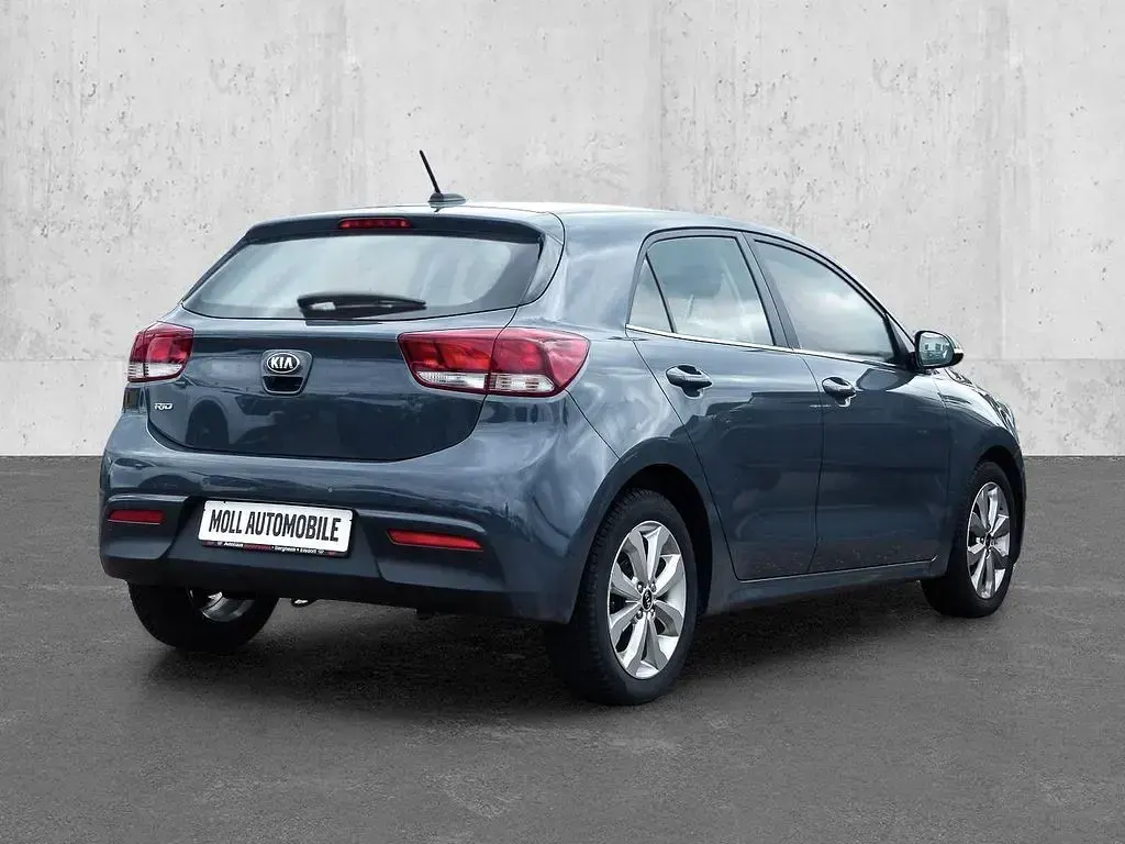 Gebraucht Kia Rio Edition 7 84 PS (61 kW) 2021 (prg) perennial grey m Limousine